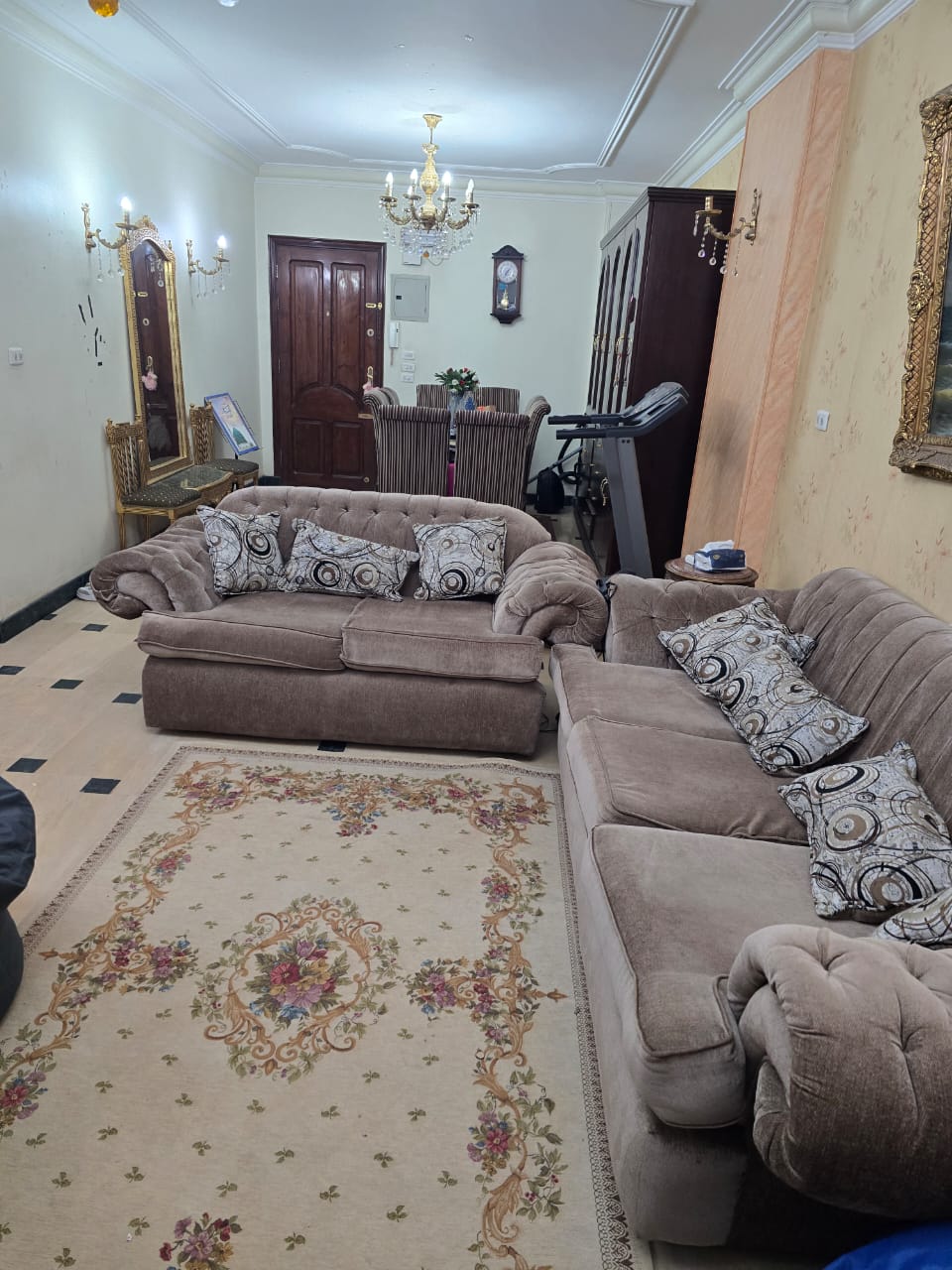 🏡 شقة للبيع بالمقطم – الهضبة العليا – شارع الأشجار