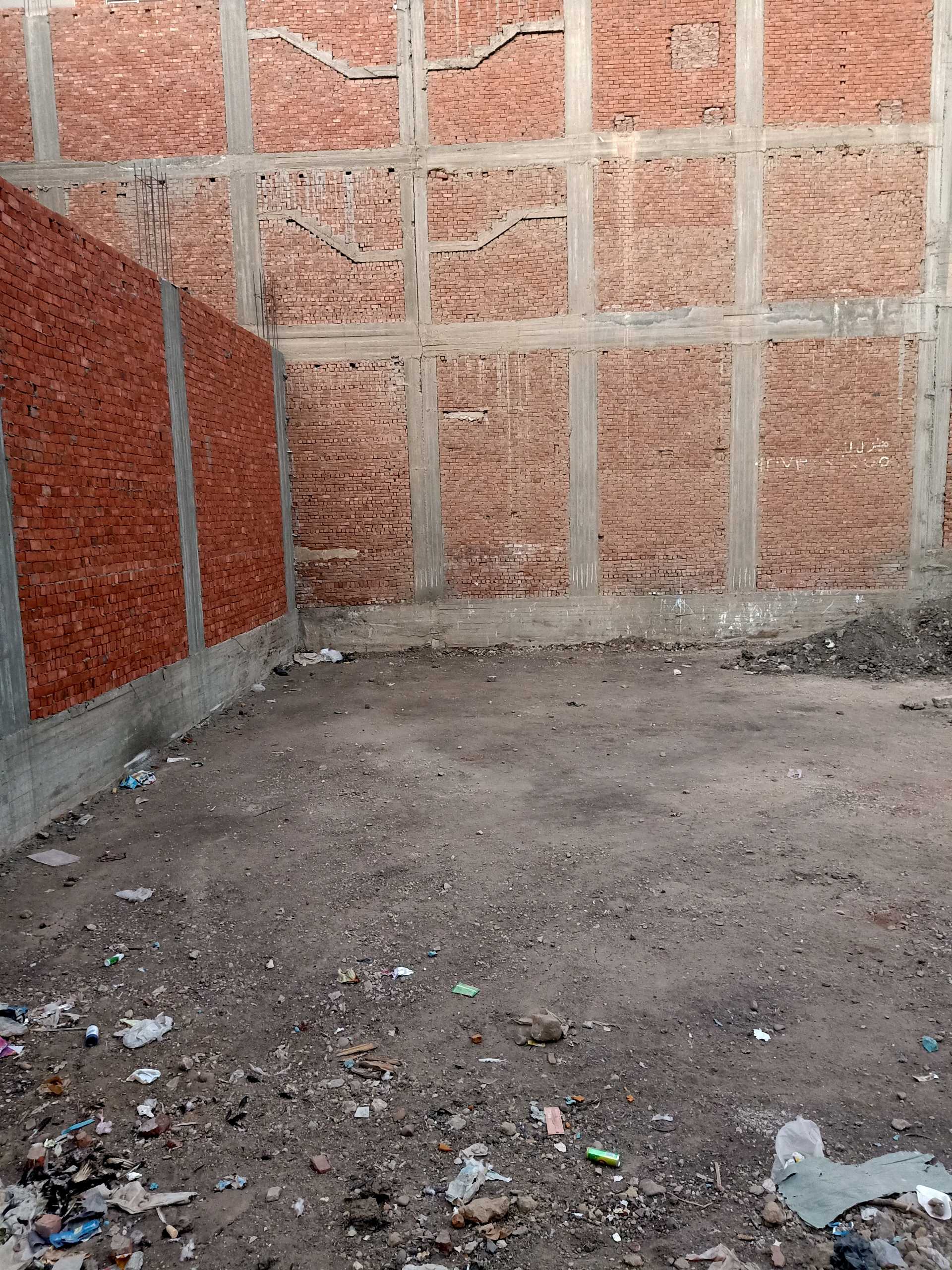 أرض مميزه للبيع كاردون مباني بمساحه 150م