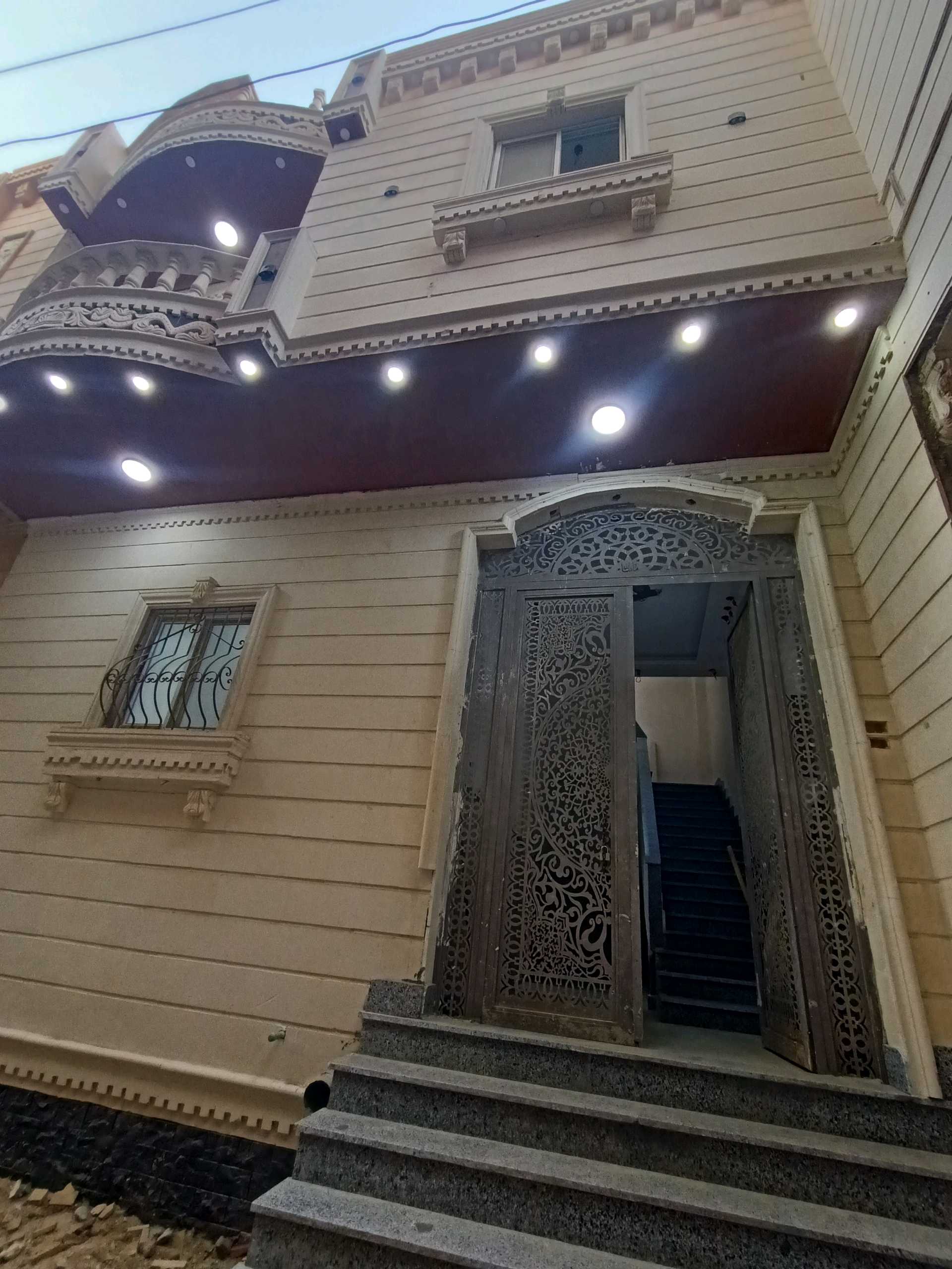 منزل جاهز للسكن فورا بسعر مميز