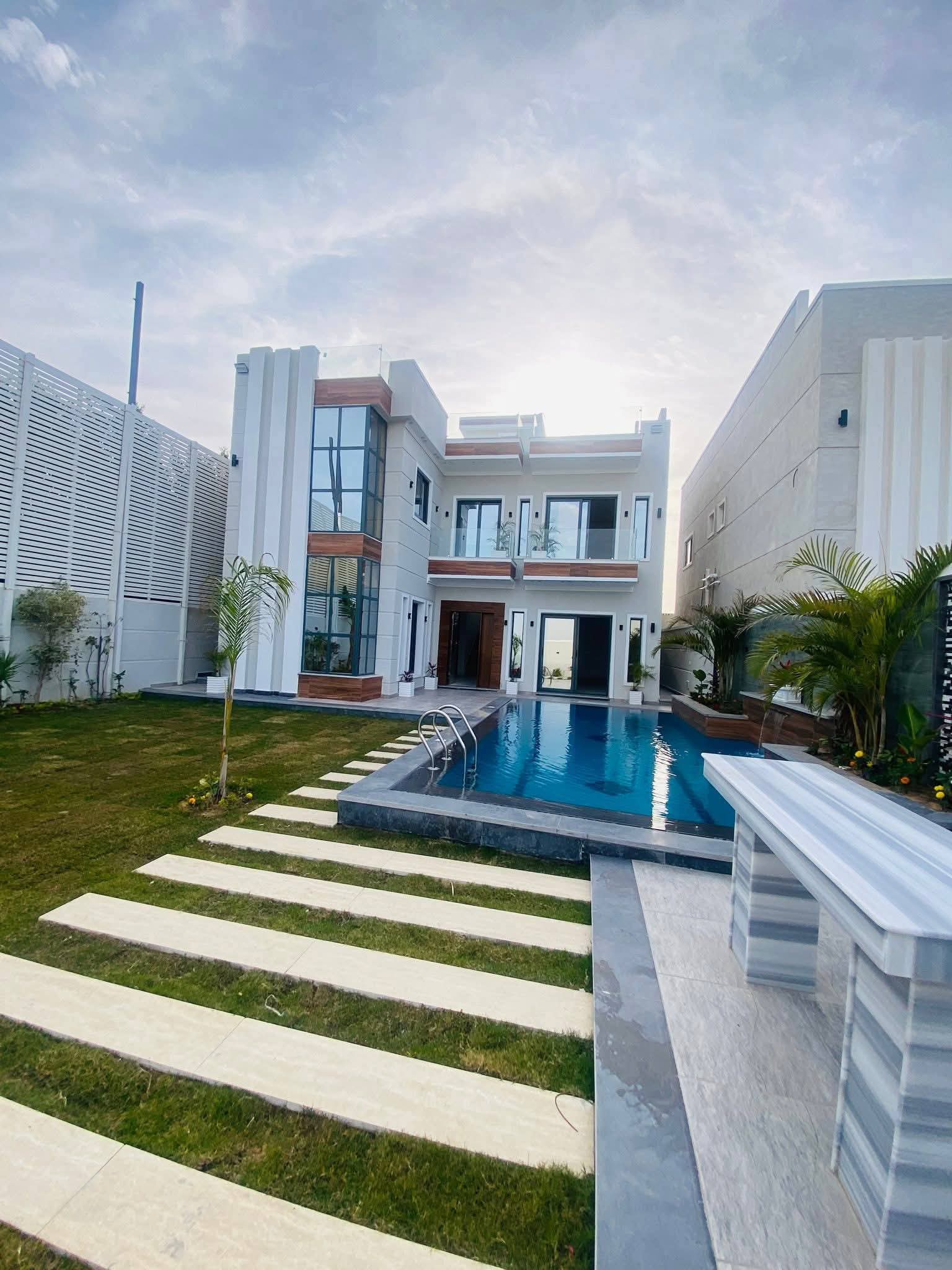 فيلا داخل ميني كوماوند