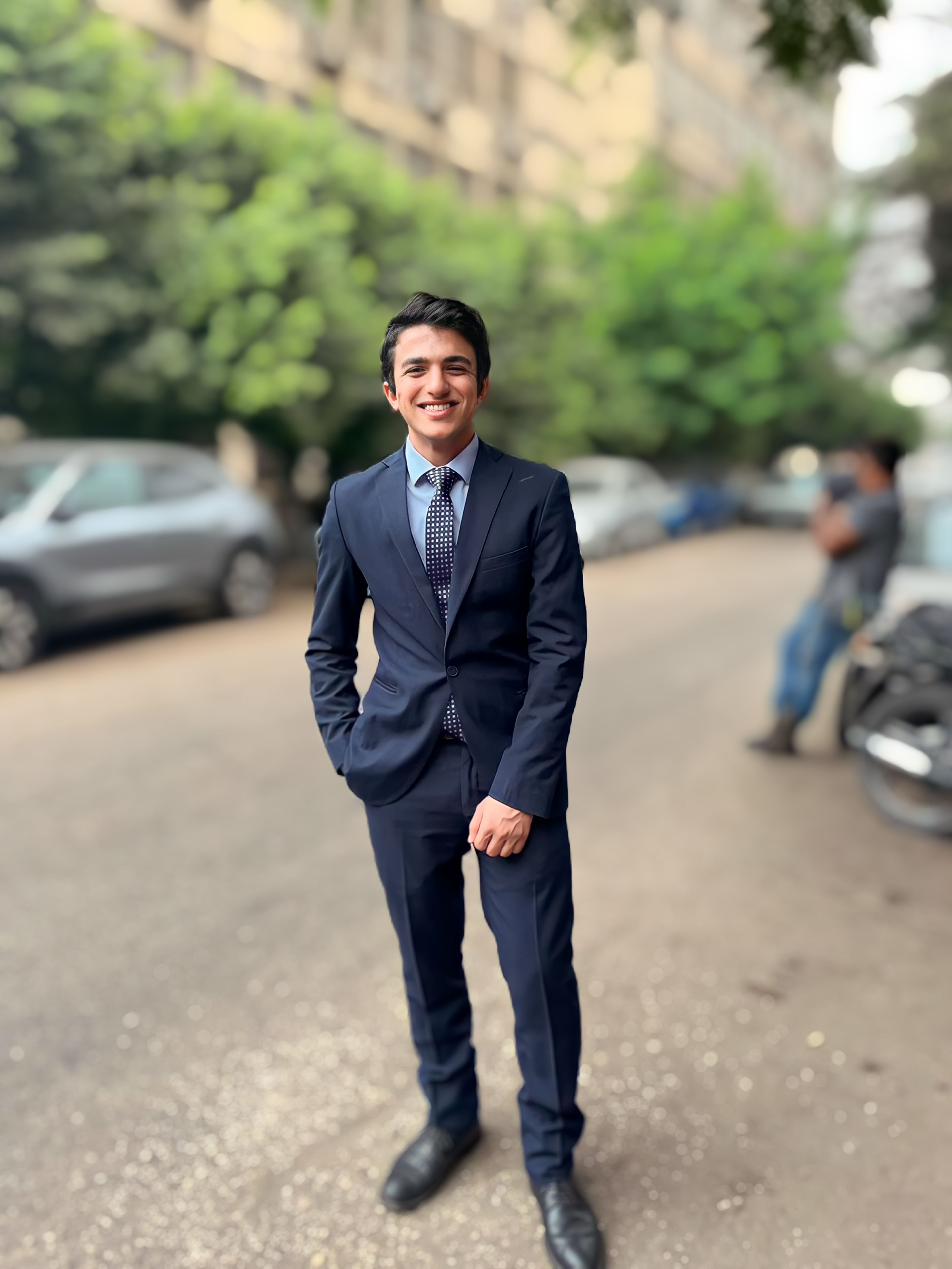 بيت 143 متر للبيع بحدائق حلوان دورين الأرضى محلات و التانى شقه